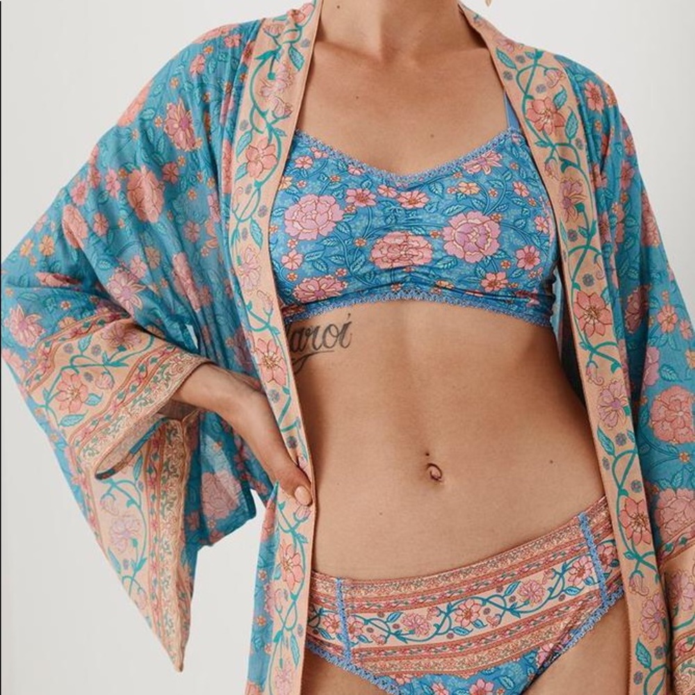 Love Story Midi Robe - Picture 5 of 12
